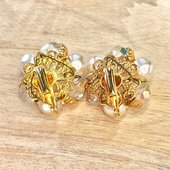 Vintage 60s Faux Pearl AB Beaded Clip On Earrings - Picture 4 of 5